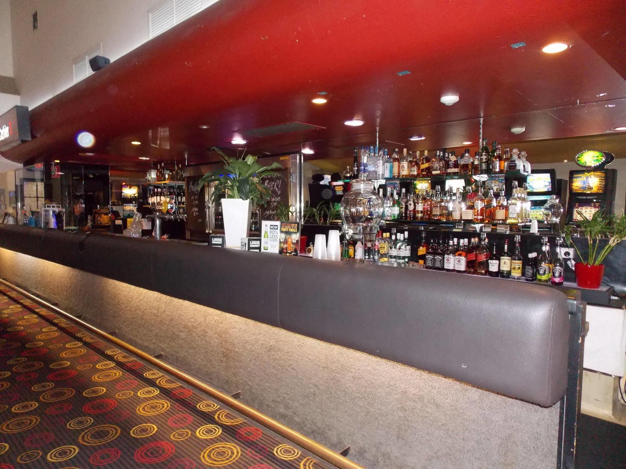 Currimundi Hotel Motel Экстерьер фото